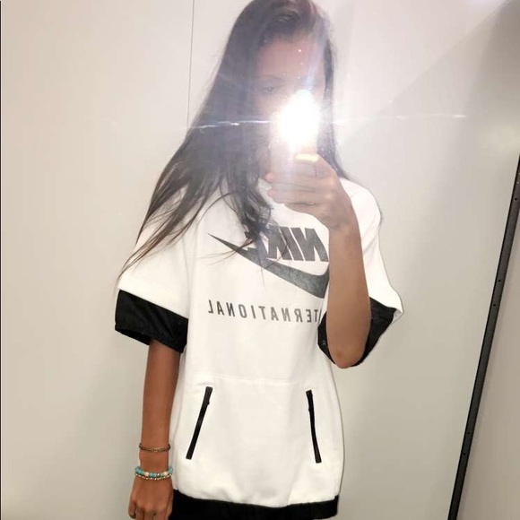 Meet your Posher, Paige - Picture 1 of 1